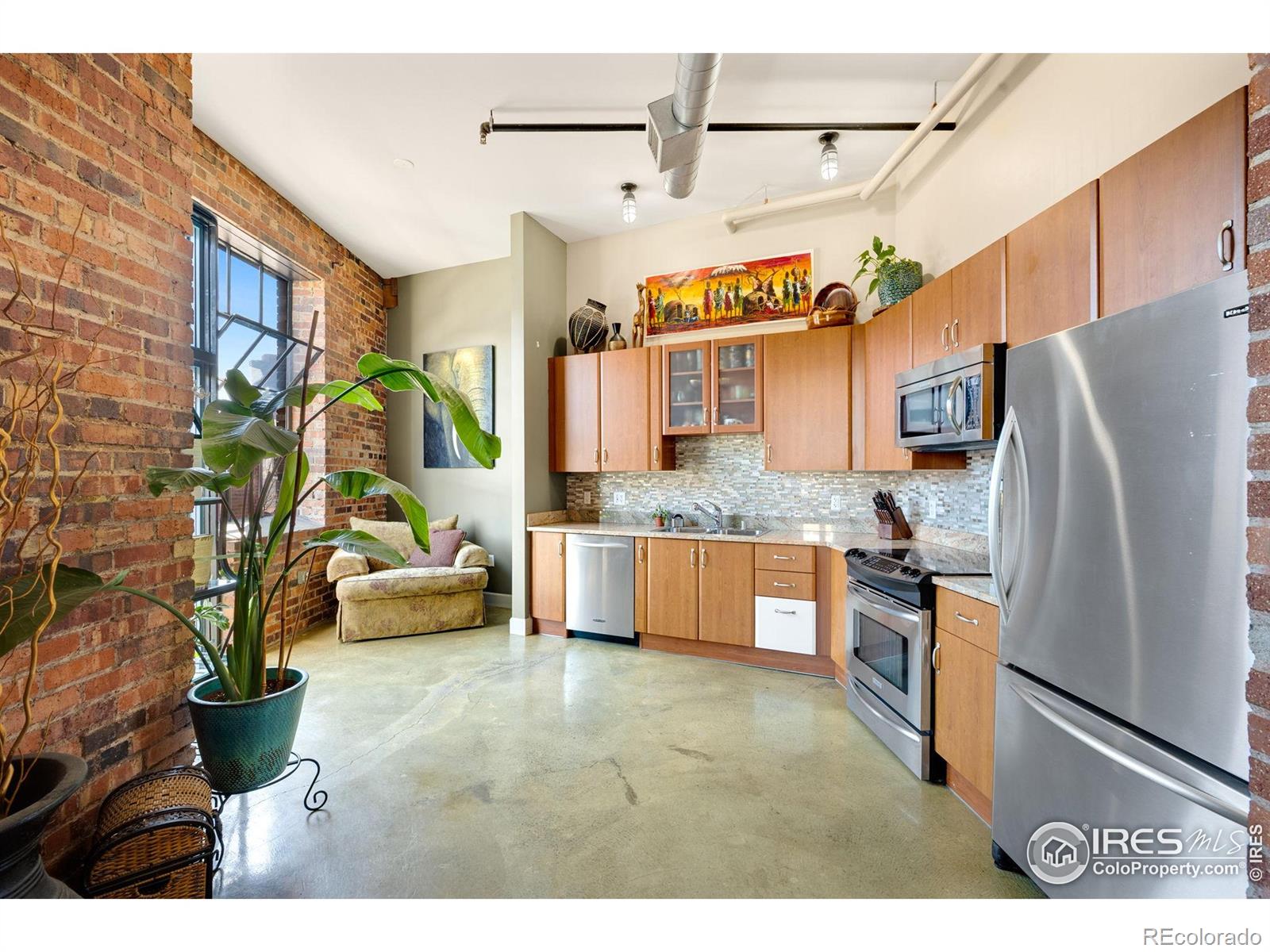 2500 Walnut Street 201