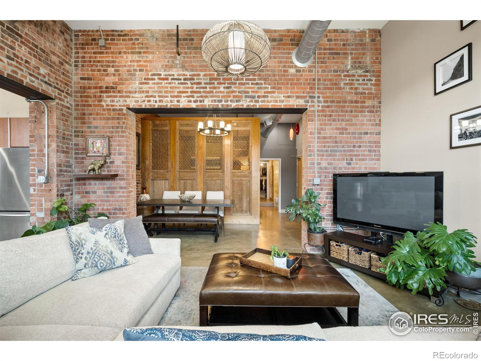 2500 Walnut Street 201