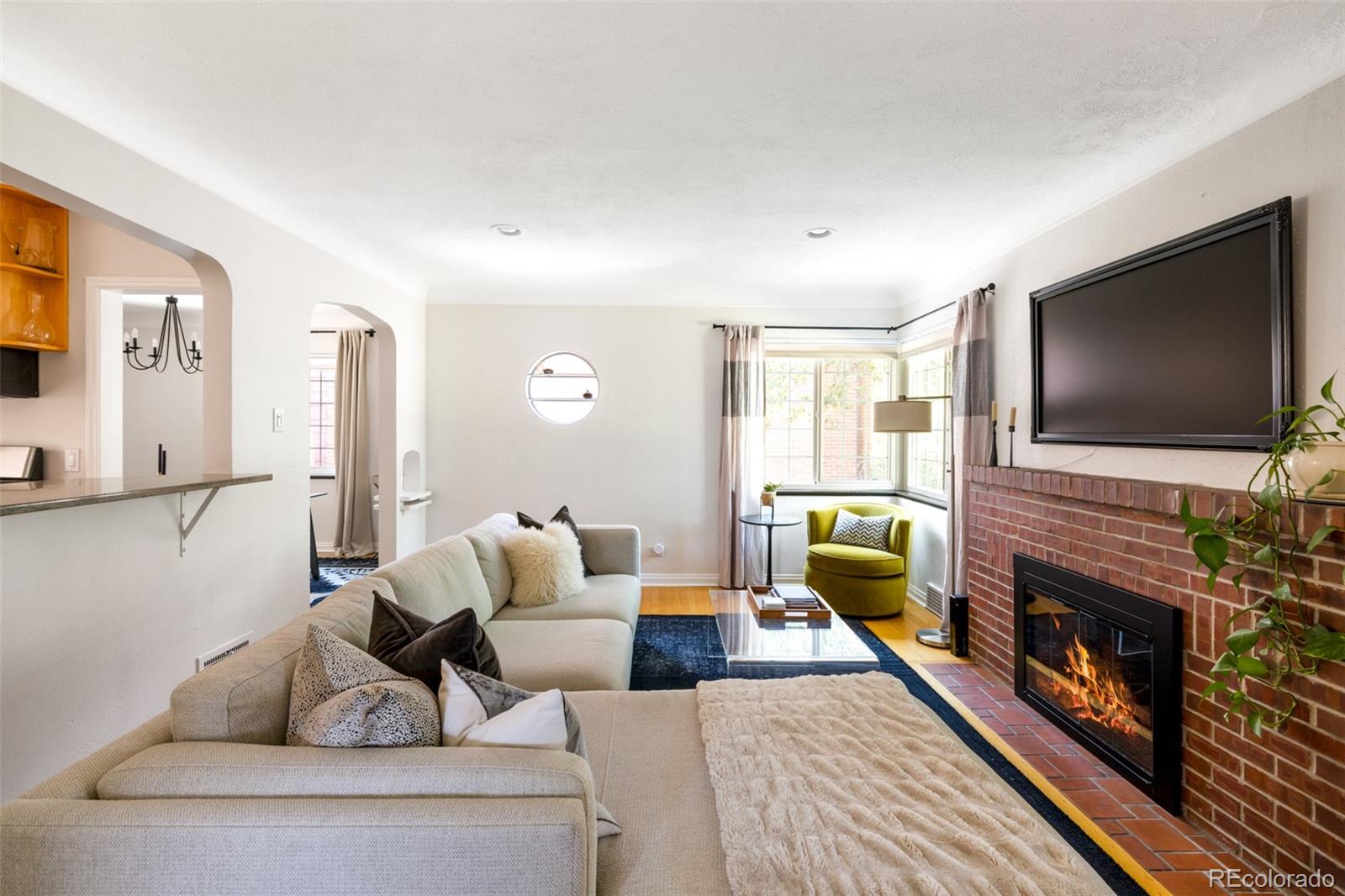 2560 Locust Street