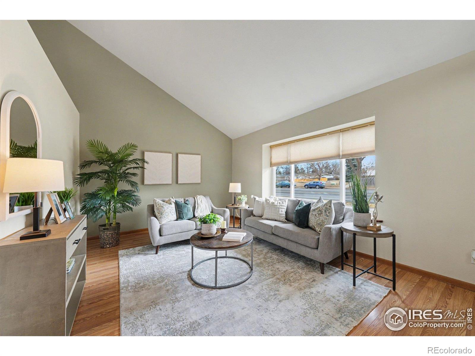 3525 Auntie Stone Street 16