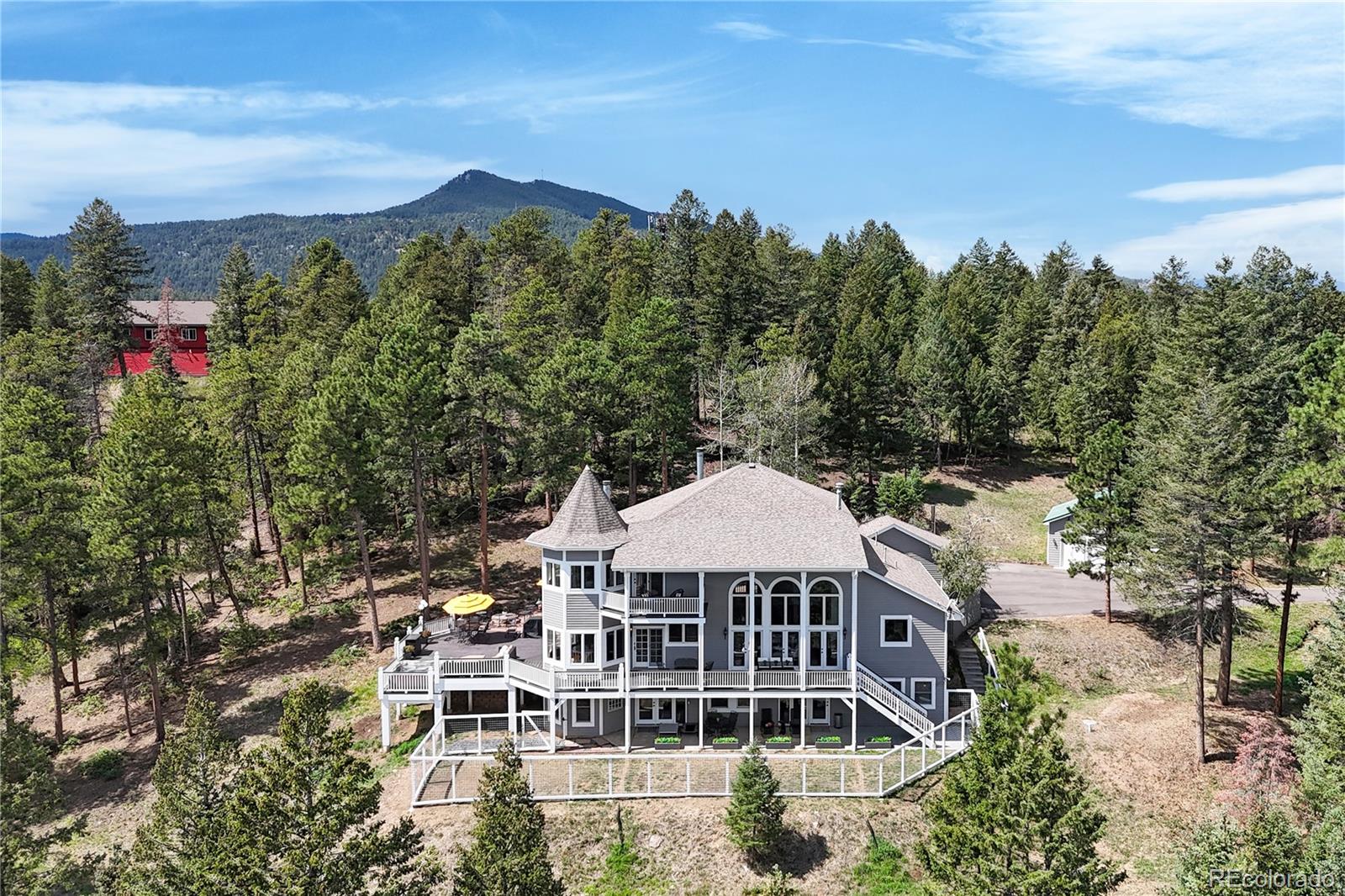 7692 Surrey Drive