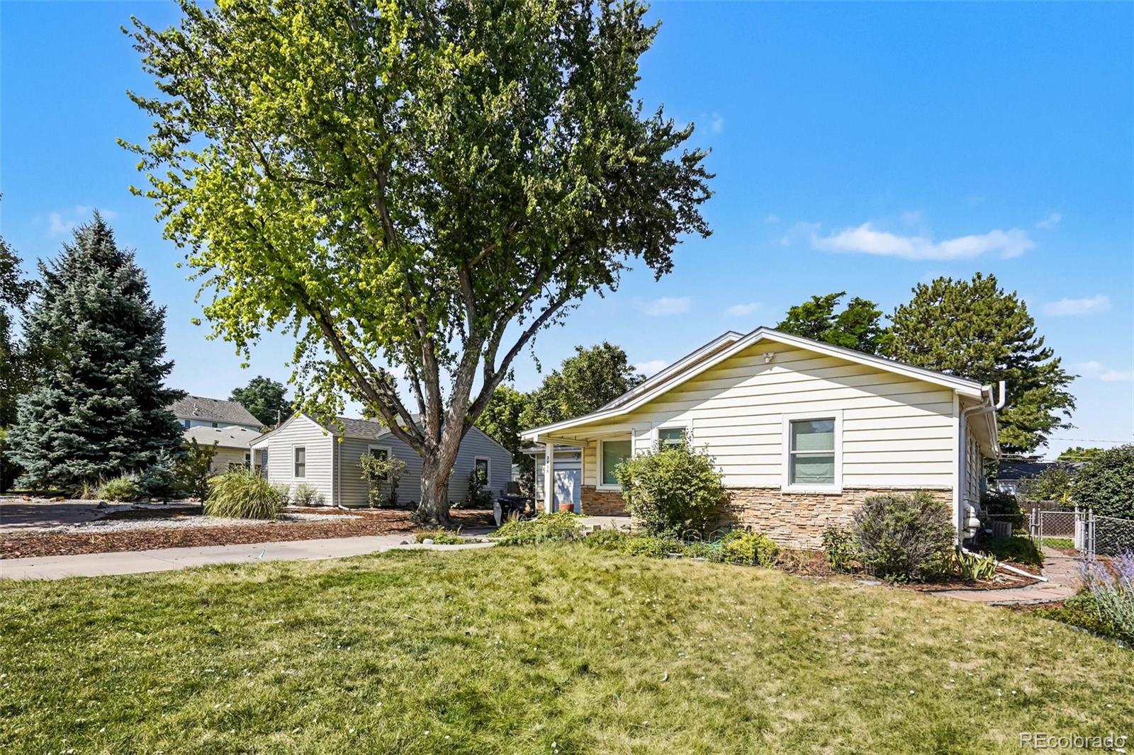 2935 S Clermont Drive