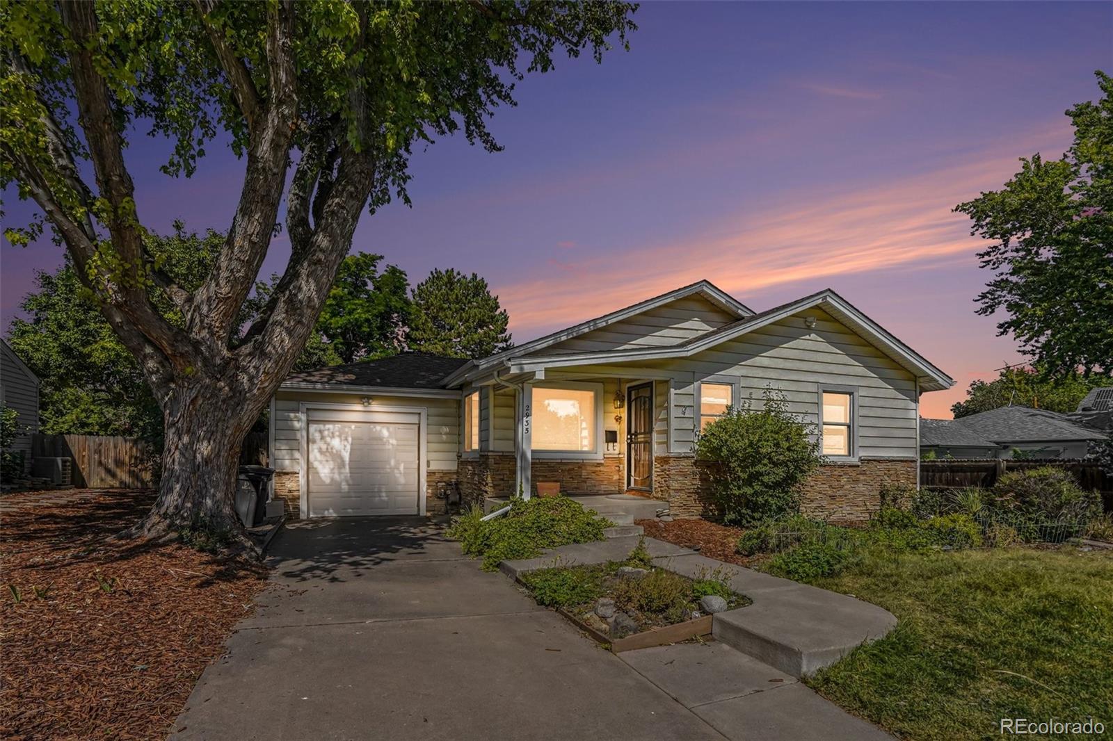 2935 S Clermont Drive
