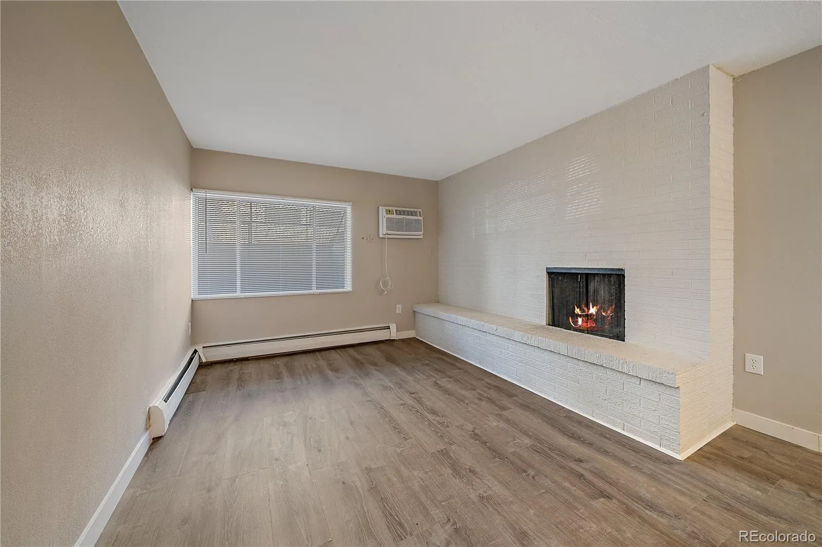 Denver, Colorado 80220, United States, 1 Bedroom Bedrooms, ,1 BathroomBathrooms,Residential,Active,19551