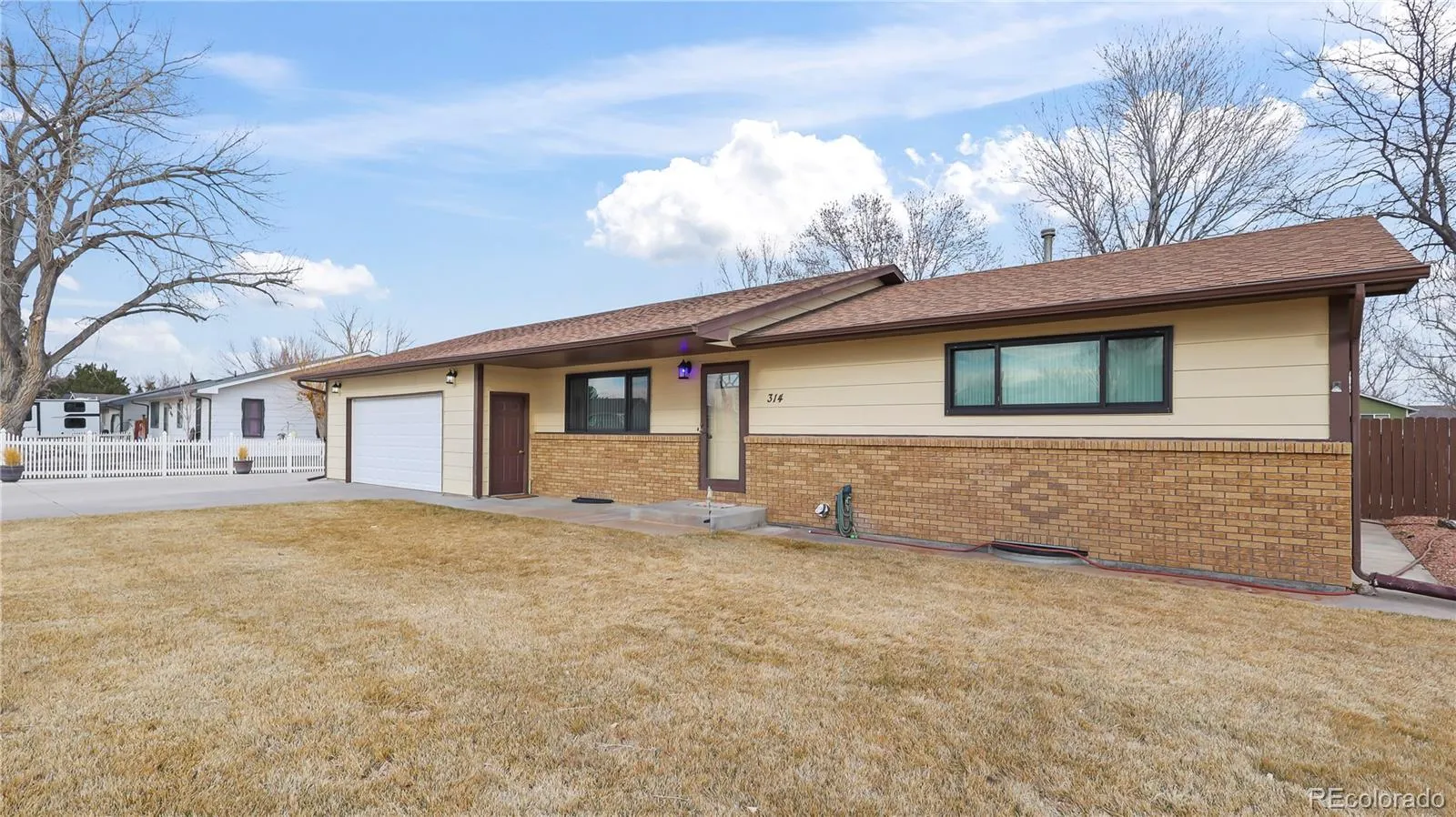 Wiggins, Colorado 80654, United States, 4 Bedrooms Bedrooms, ,2 BathroomsBathrooms,Residential,Active,97606