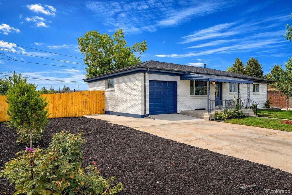 Photo of 2997 W Tanforan Drive, Englewood, CO 80110 (MLS # 8989400)