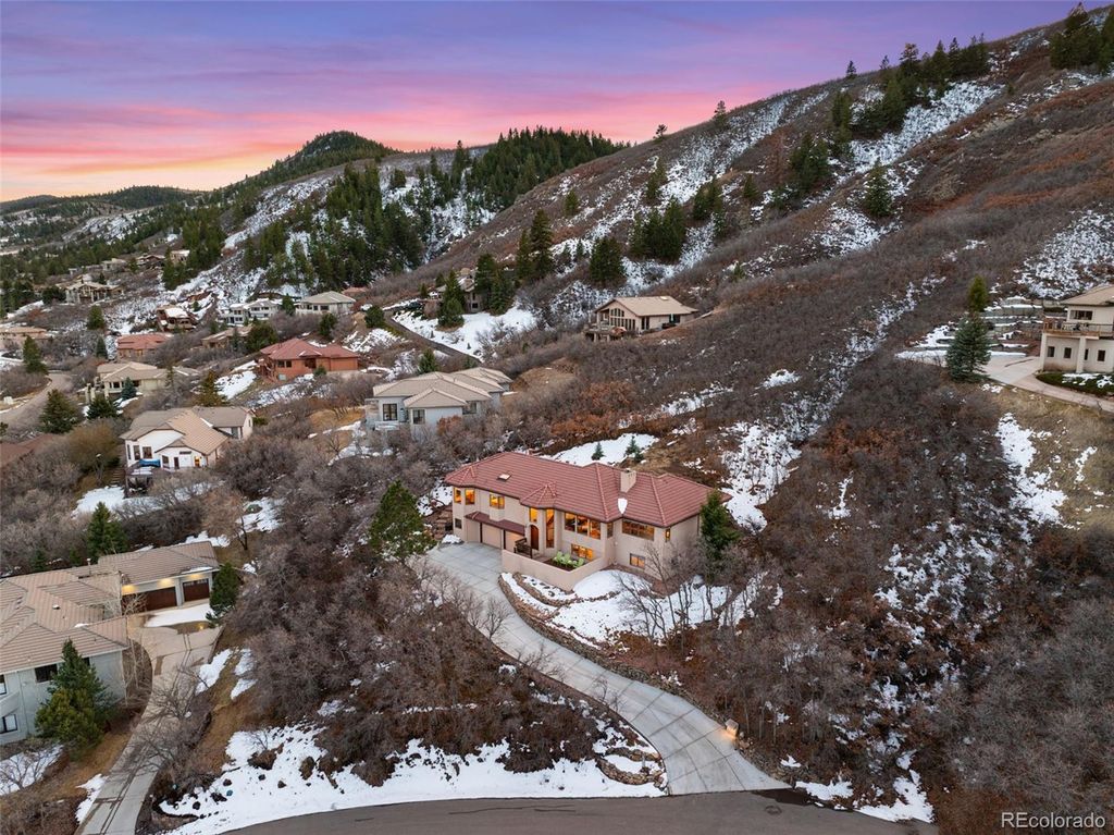 Photo of 10572 Harebell Run, Littleton, CO 80125 (MLS # 8076932)