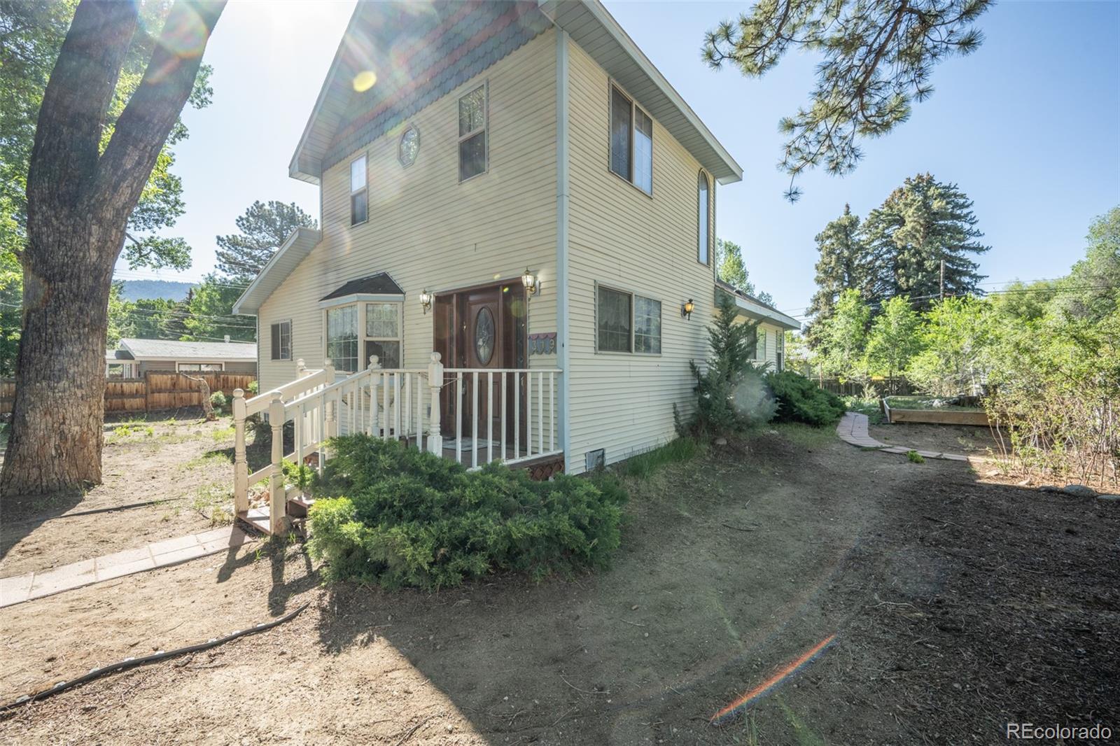 319 W Arkansas Street