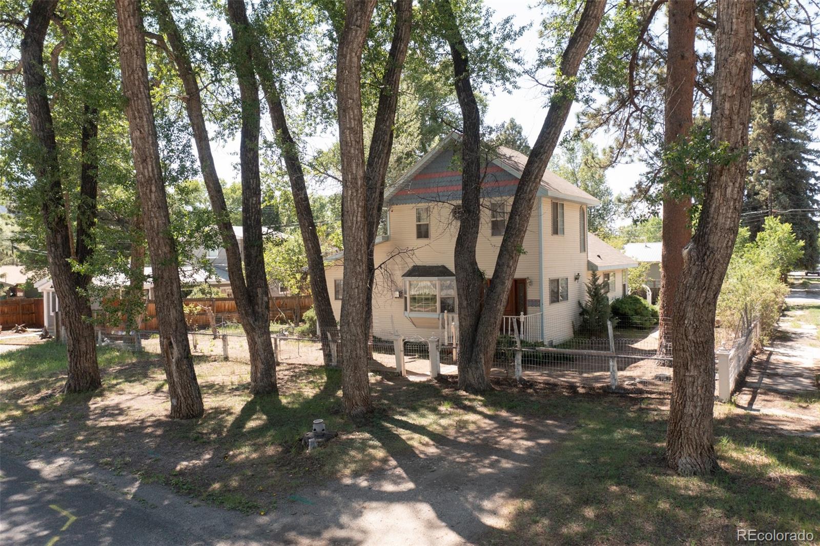 319 W Arkansas Street