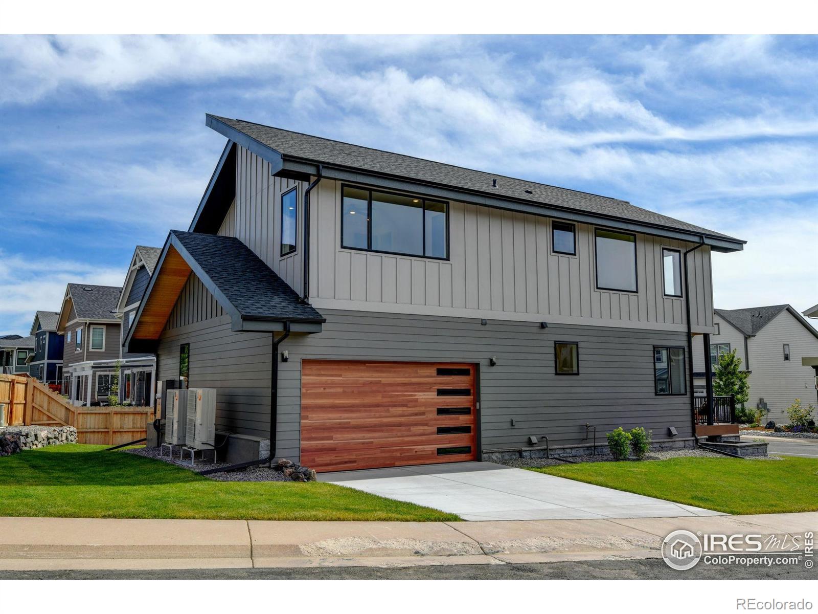 955 Arapahoe Circle