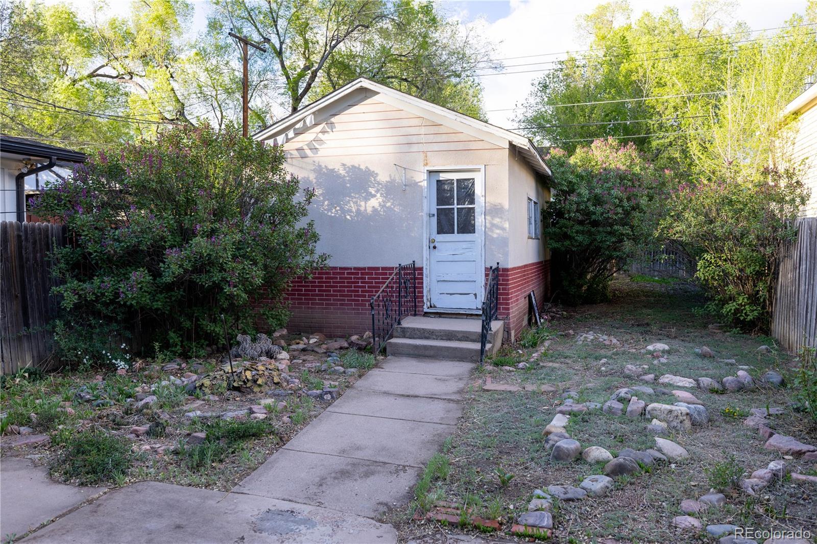 2904 W Platte Avenue