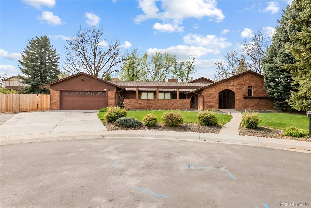 Photo of 7840 W Friend Place, Littleton, CO 80128 (MLS # 5171369)