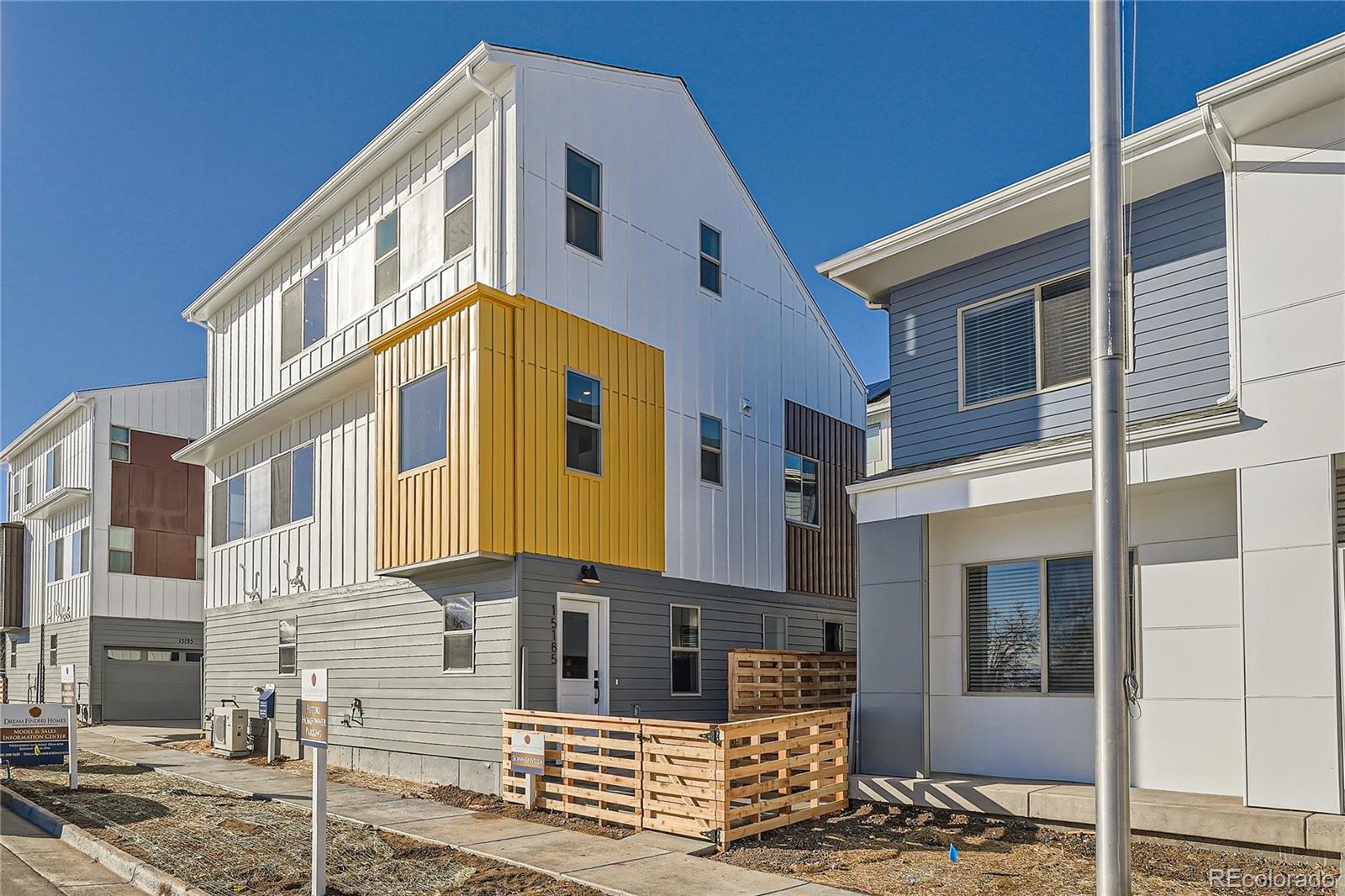 15290 W 69th Place