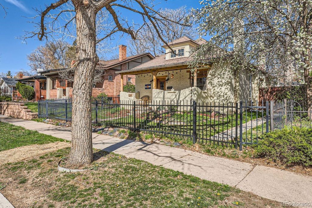 Photo of 2314 Dexter Street, Denver, CO 80207 (MLS # 9883179)