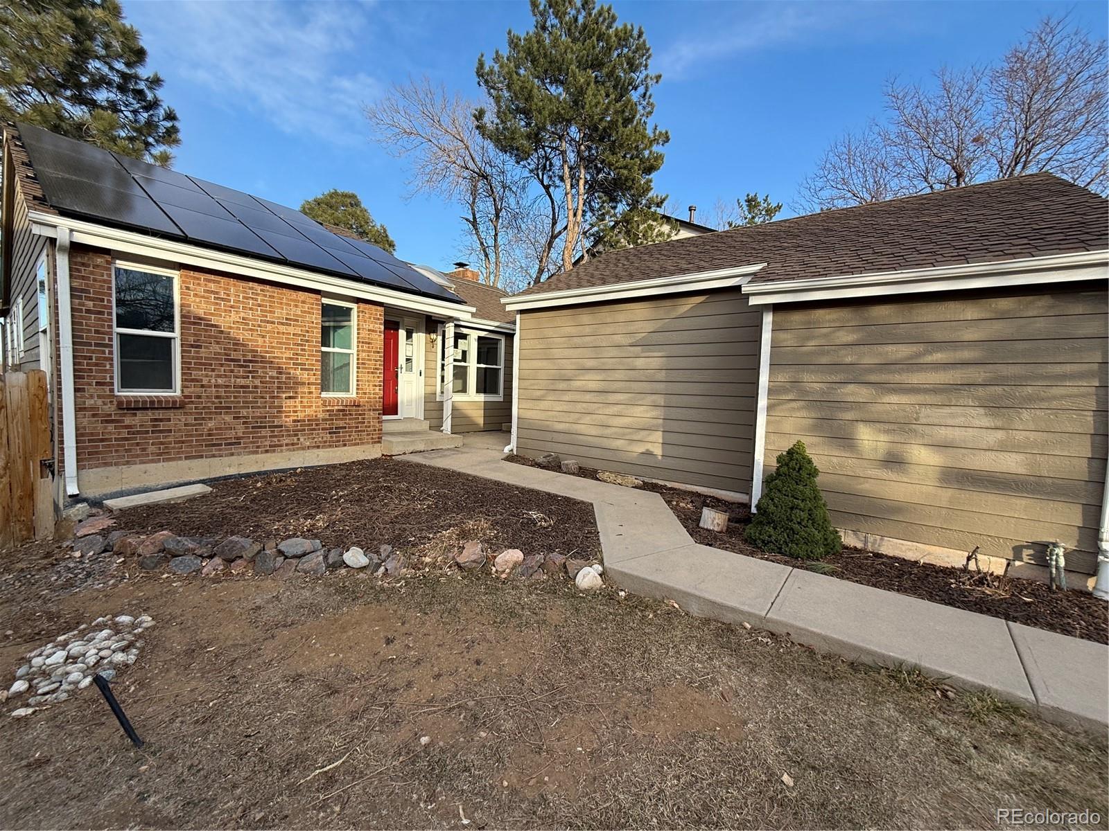 2359 E Nichols Place