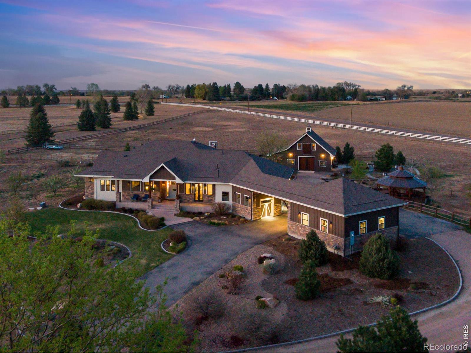2418 Barry Lane