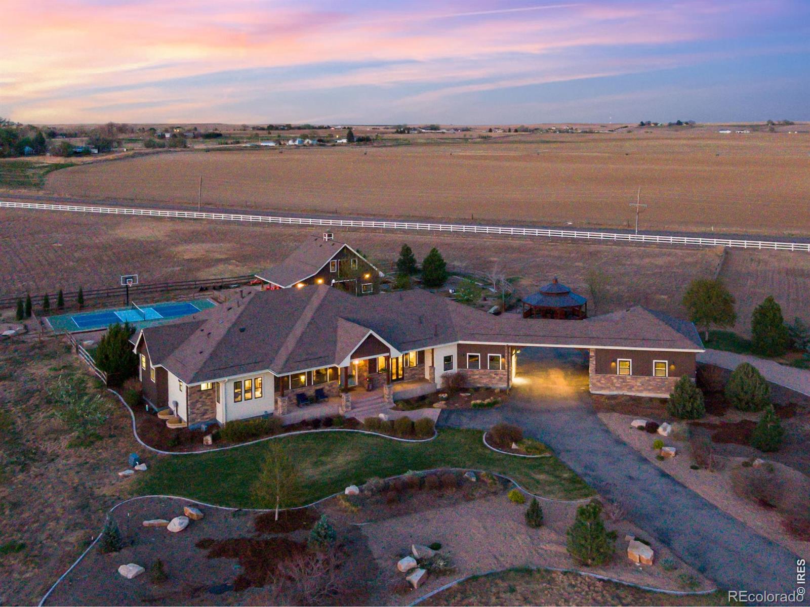 2418 Barry Lane