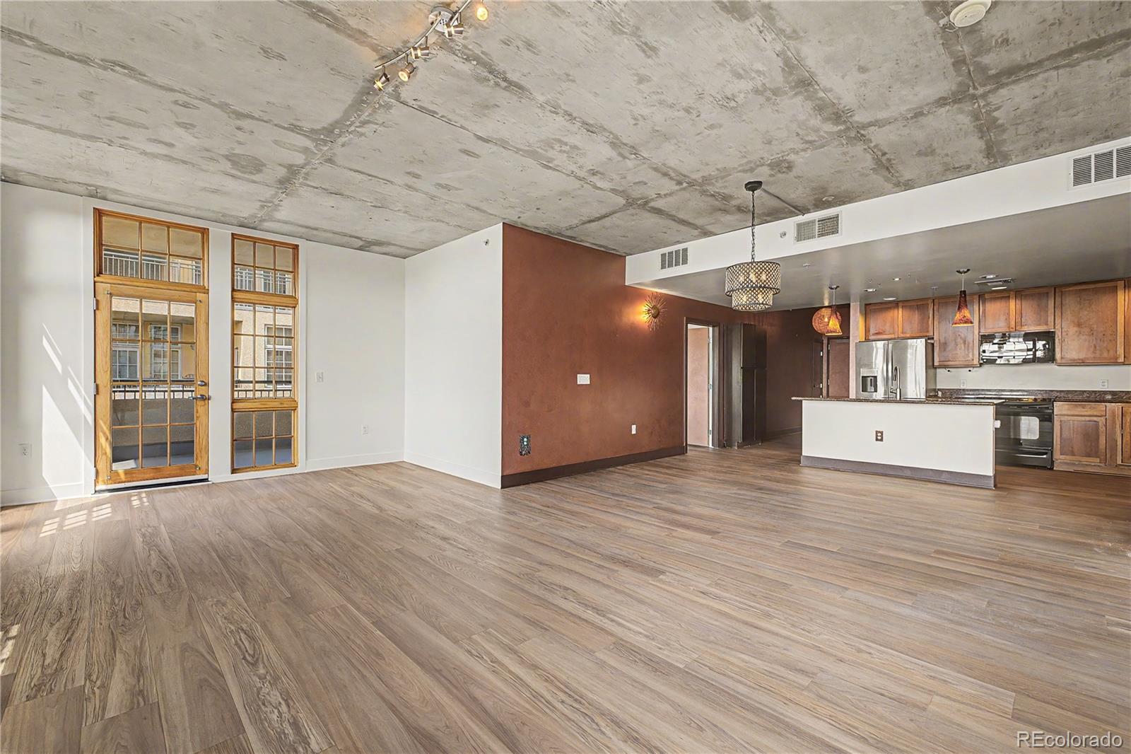 275 S Harrison Street 502