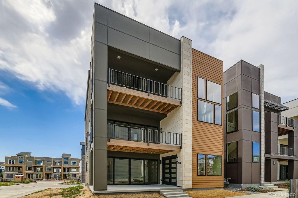 Photo of 16599 Peak Way, Broomfield, CO 80023 (MLS # 3202334)