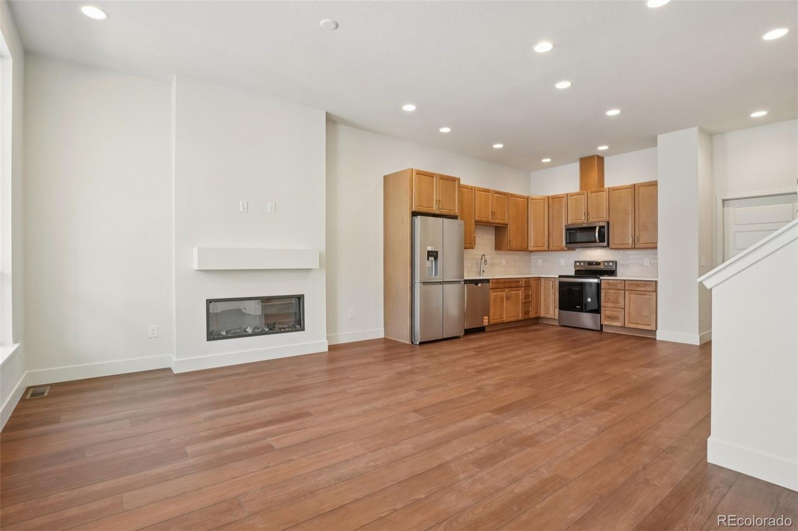 3122 W Bonfils Place