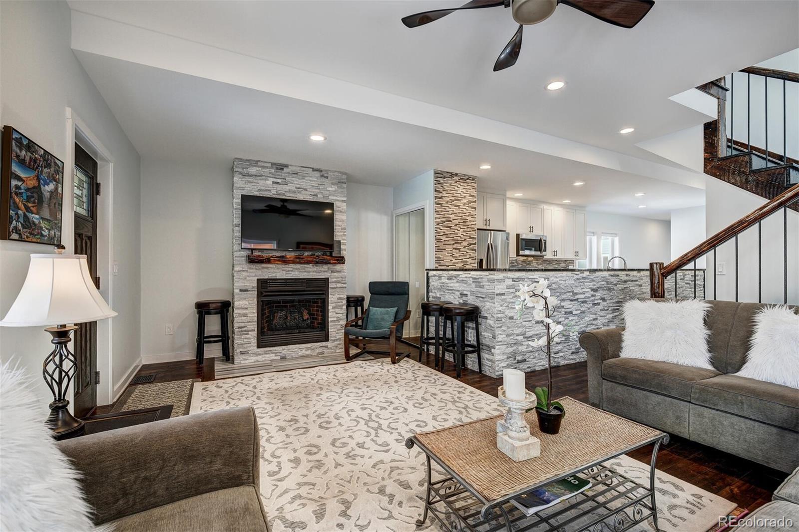 315 W 5th Street
