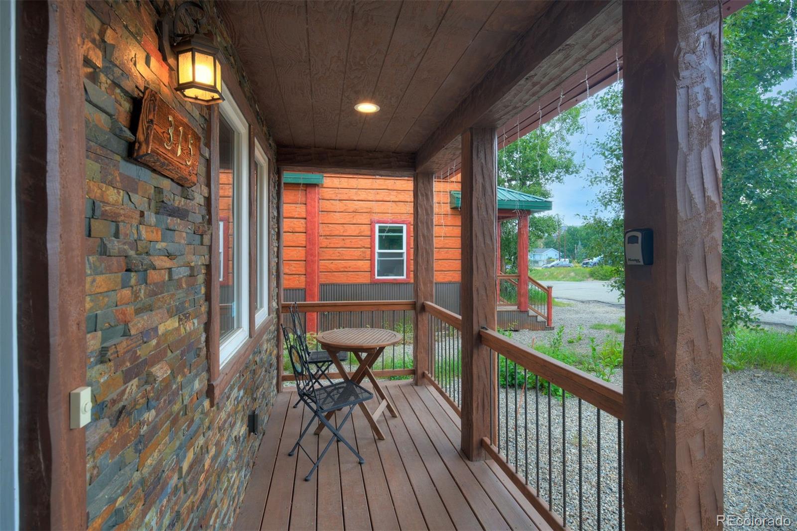 315 W 5th Street