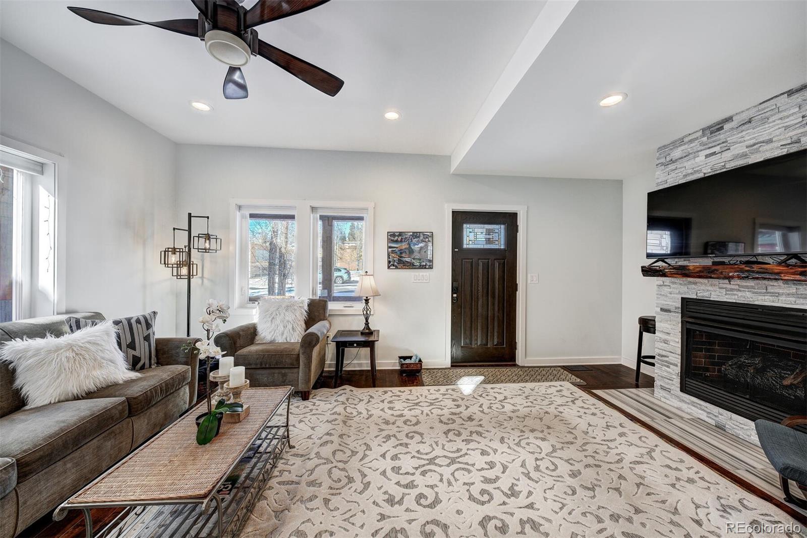 315 W 5th Street