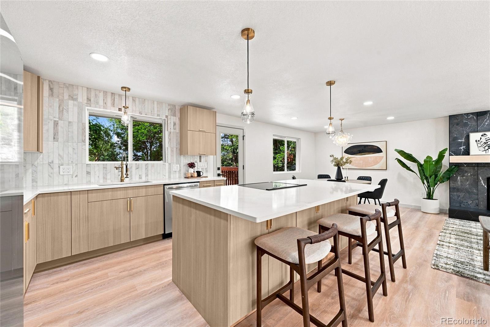 9522 W 64th Place