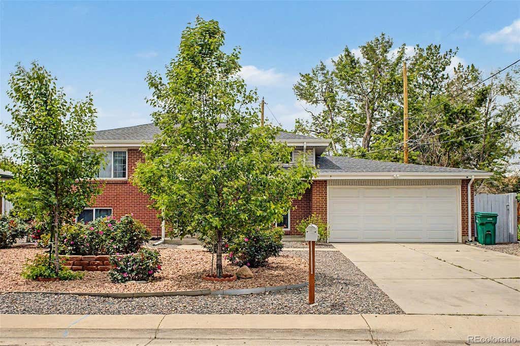 Photo of 933 Newcombe Street, Lakewood, CO 80215 (MLS # 6630741)