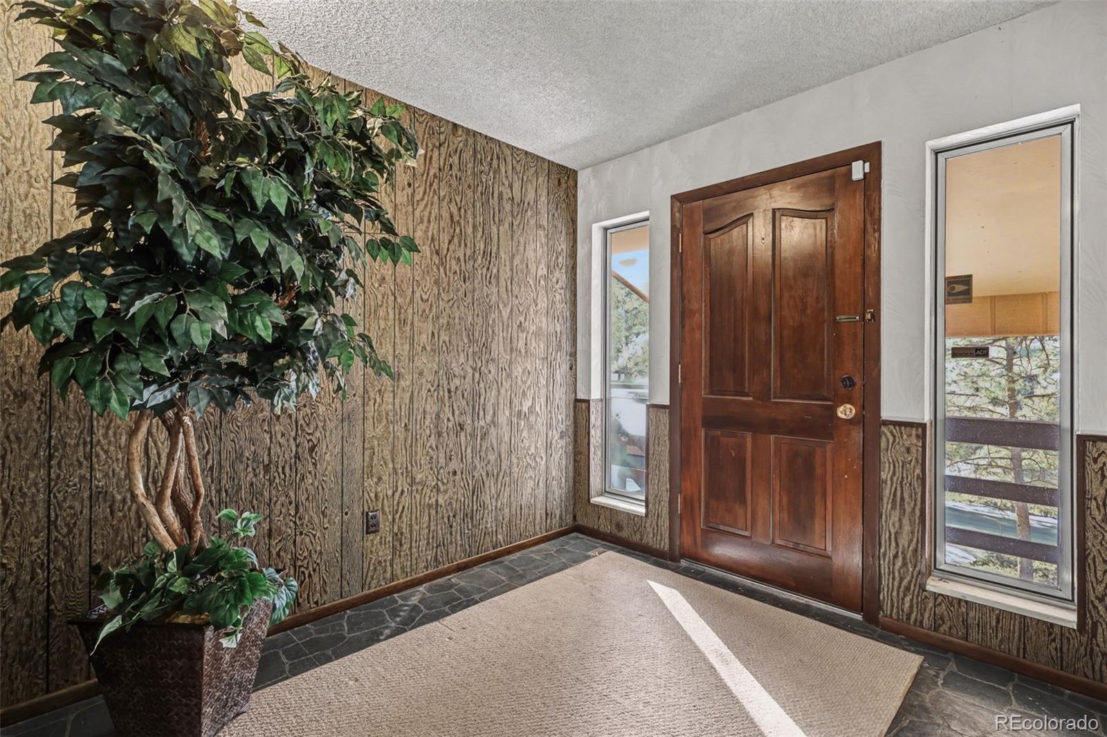 1040 Tari Drive