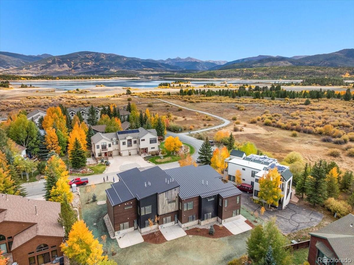 909 Lakepoint Circle B