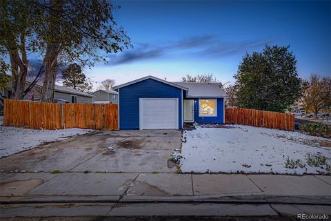 Photo of 17391 E Layton Drive, Aurora, CO 80015 (MLS # 5680002)