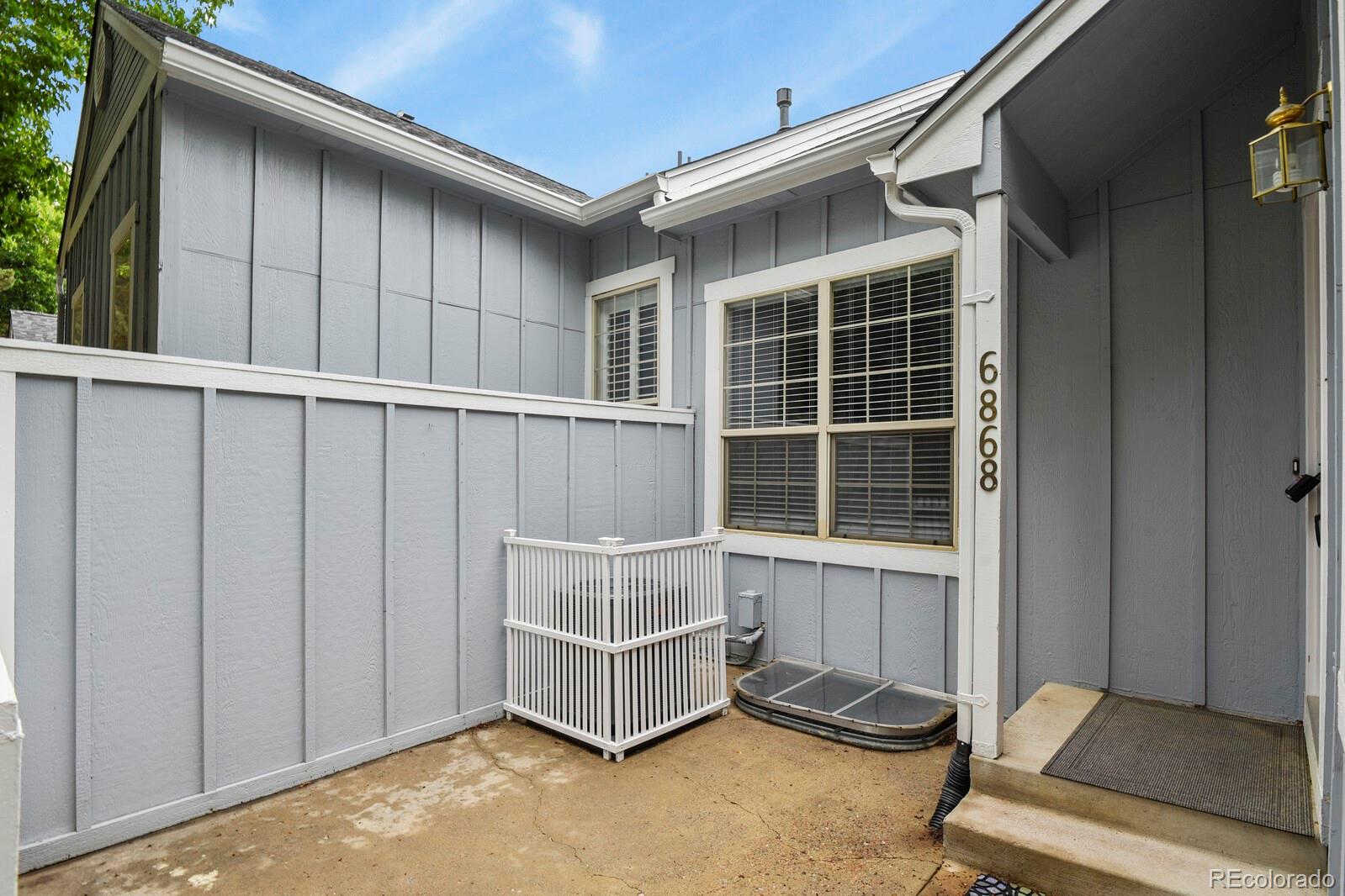 6868 LOS REYES Circle