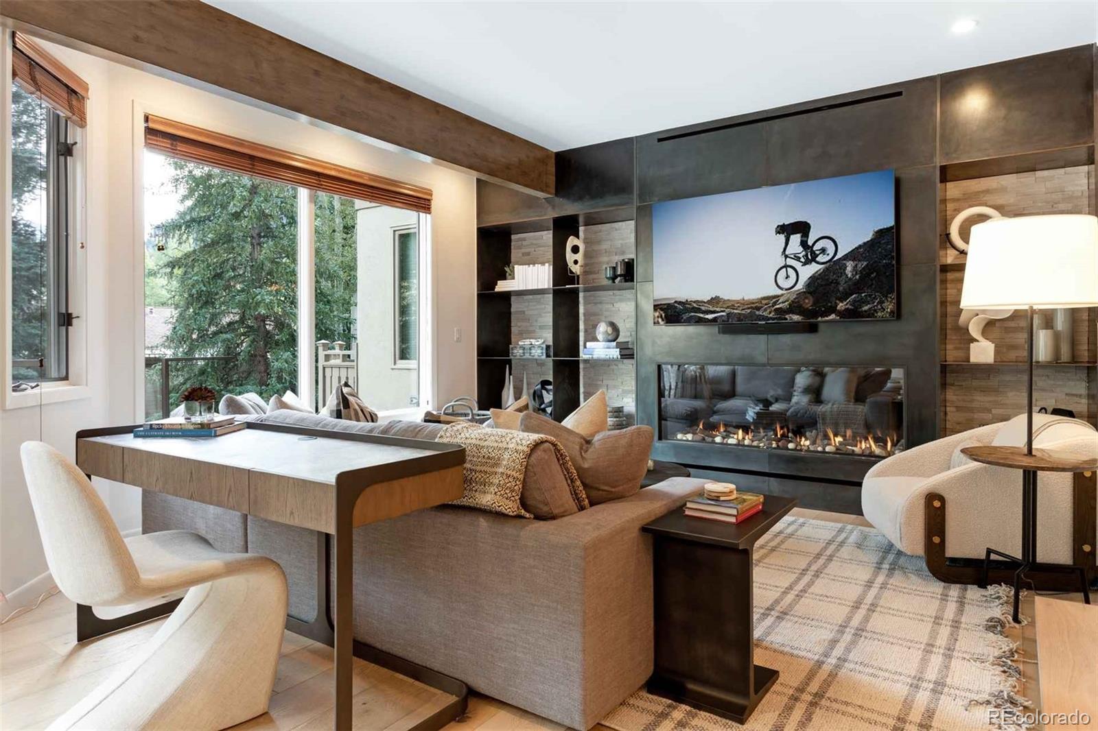 1592 Golf Terrace Q55