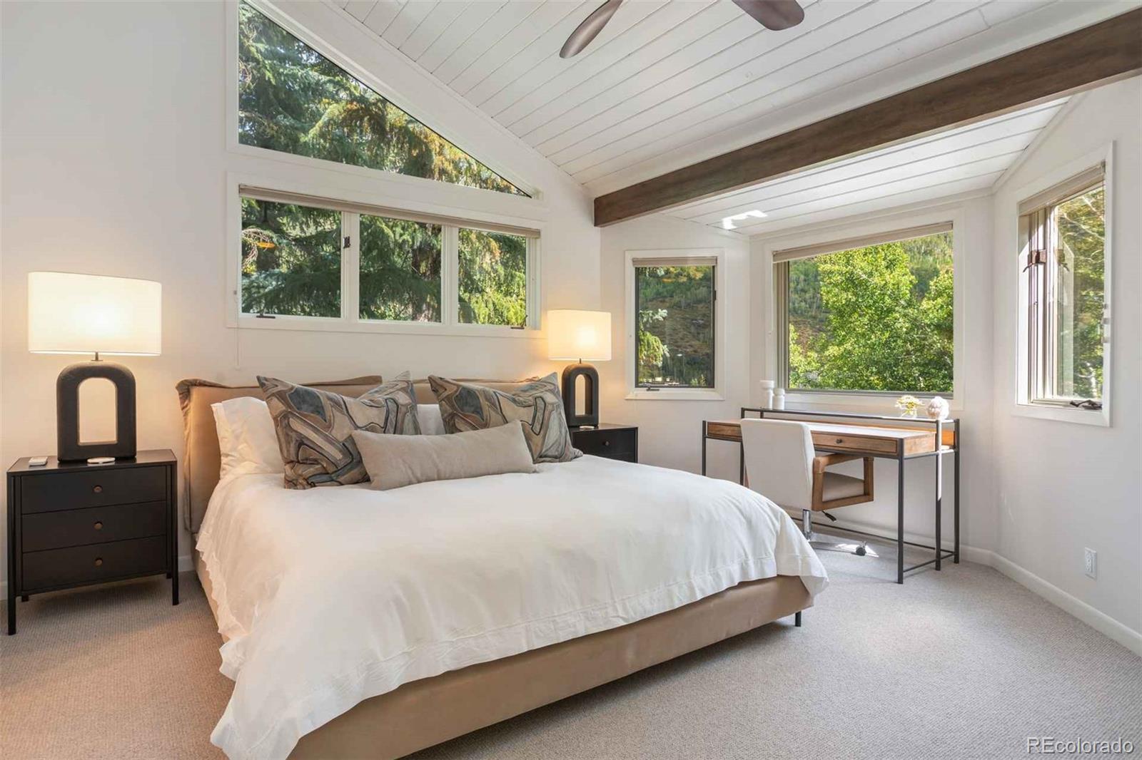 1592 Golf Terrace Q55