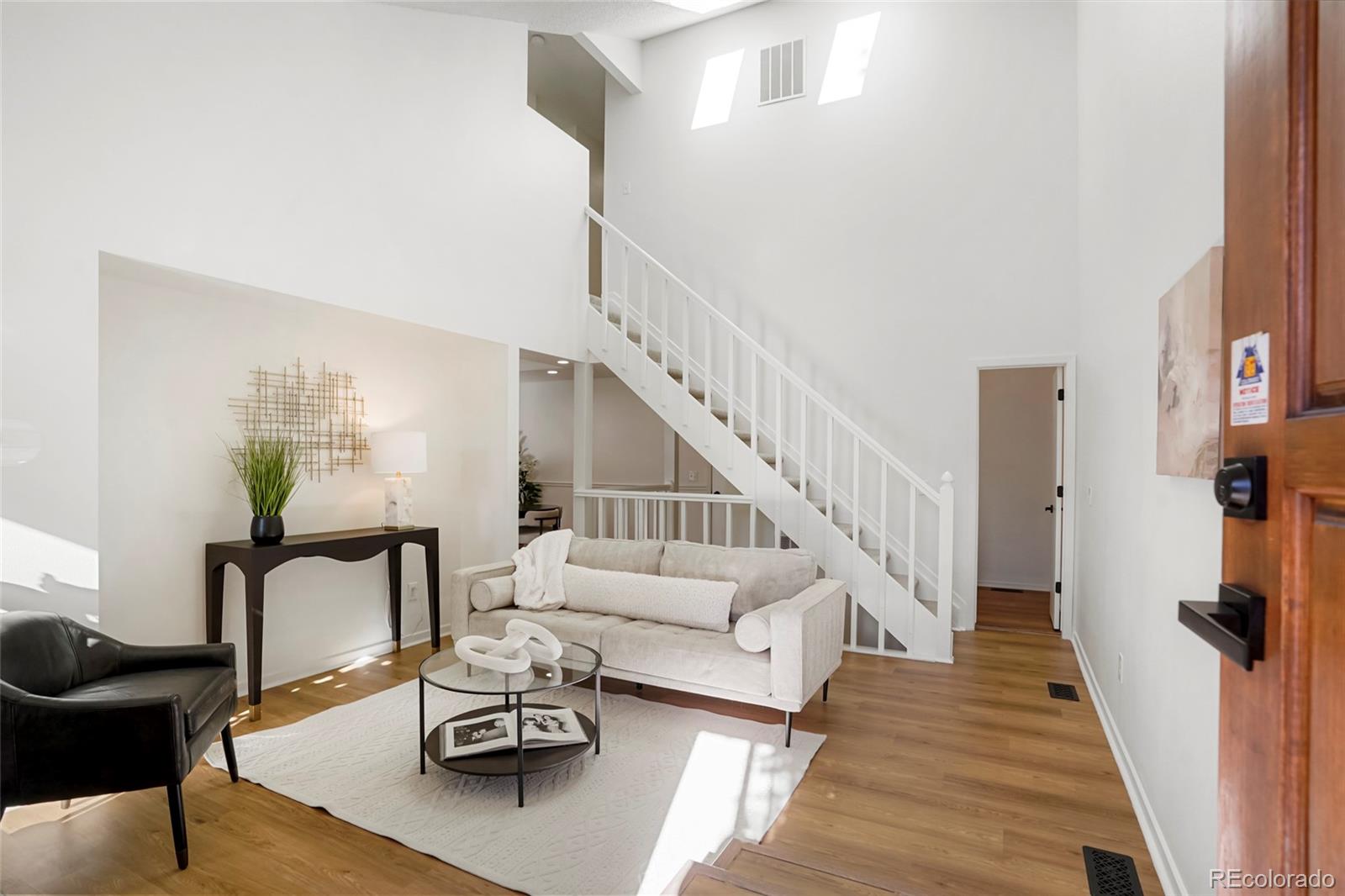 3045 E Long Circle S, Centennial, CO, 80122 4 3045 E Long Circle S