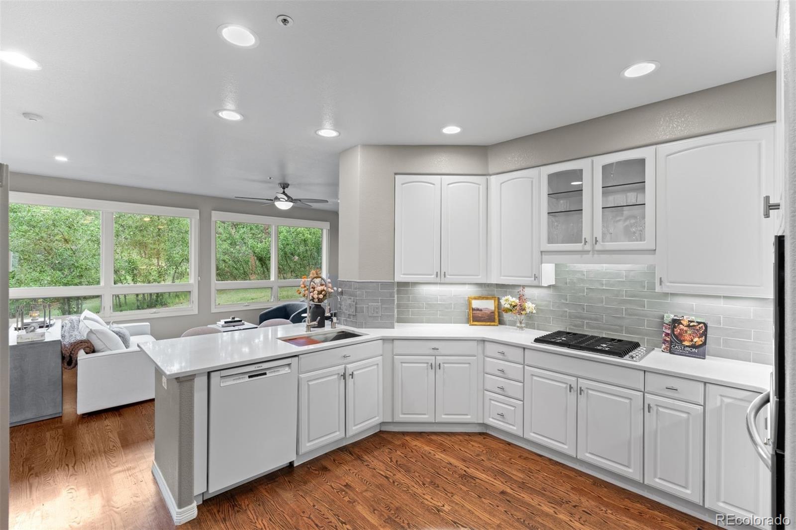 3252 Country Club Parkway
