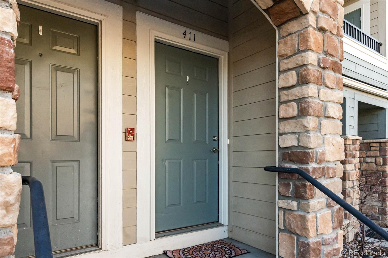 474 Black Feather Loop 411