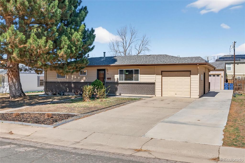 Photo of 1231 W Radcliff Avenue, Englewood, CO 80110 (MLS # 5967110)