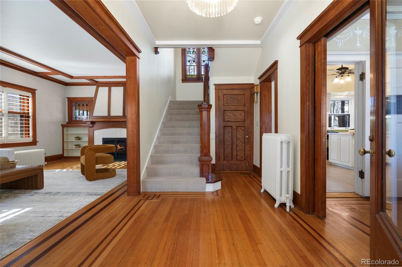 1827 N Bellaire Street