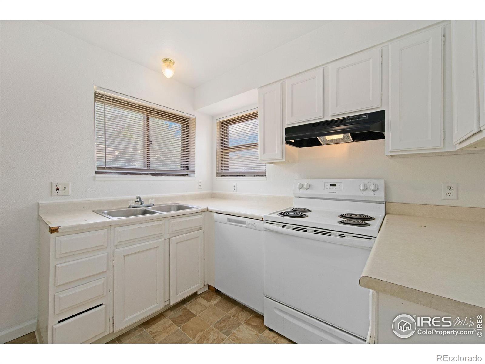1600 42nd Street 11