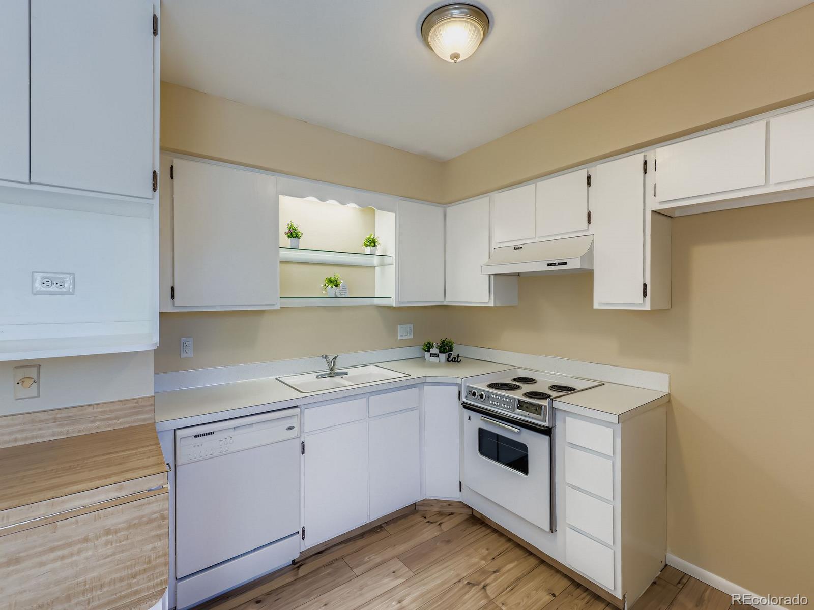 12885 W Alameda Drive, Lakewood, CO, 80228 4 12885 W Alameda Drive