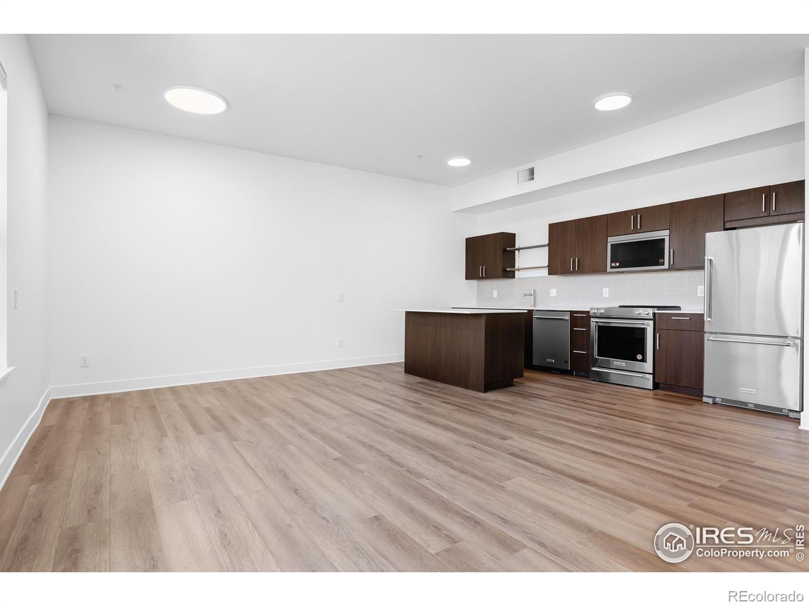 1707 Walnut Street 208