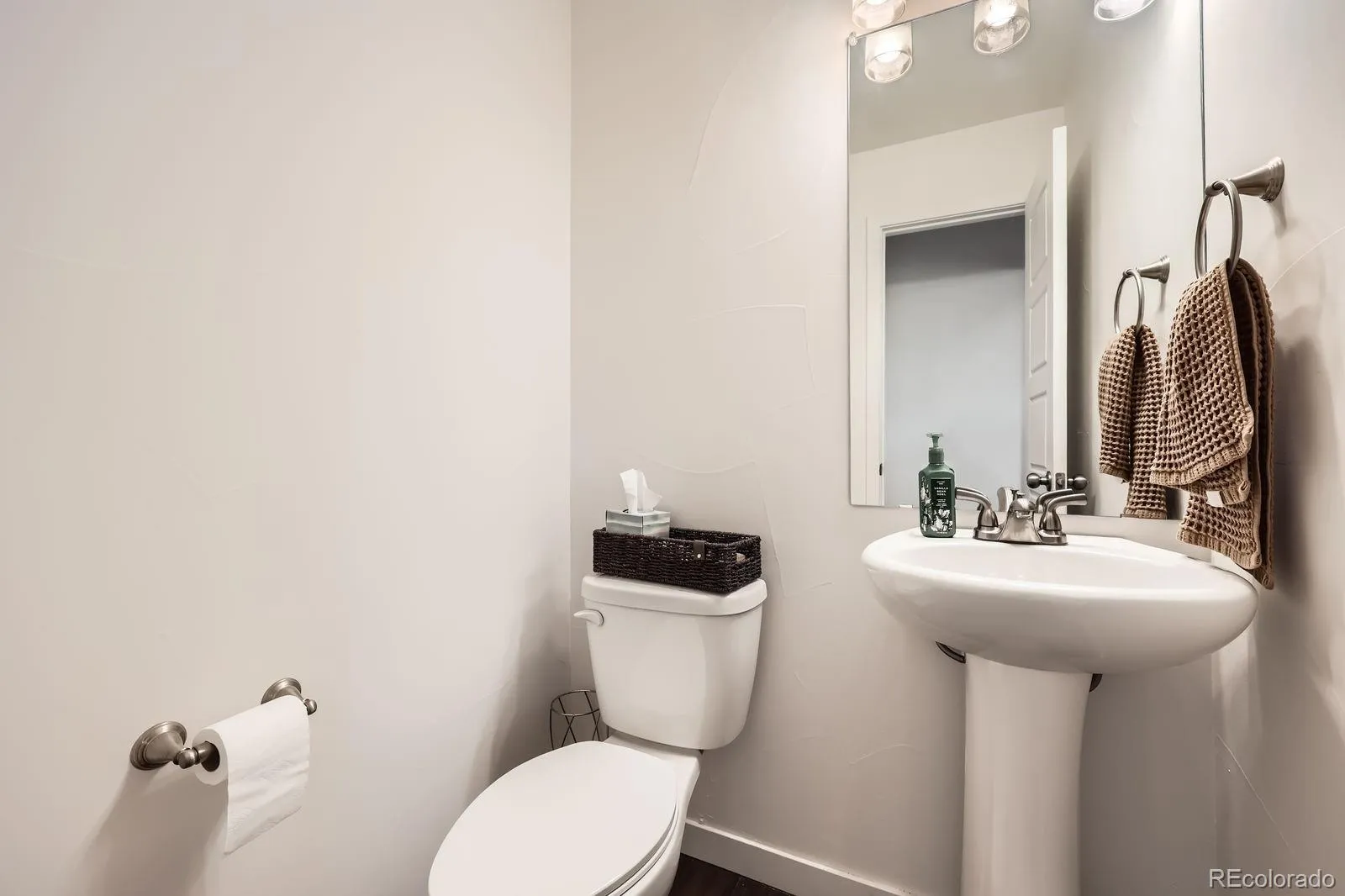 Castle Rock, Colorado 80109, United States, 4 Bedrooms Bedrooms, ,4 BathroomsBathrooms,Residential,Active,149442