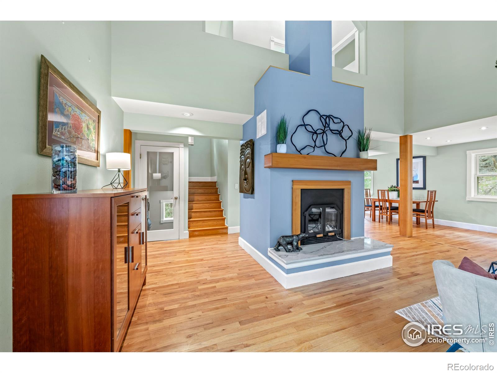 301 Valley Lane