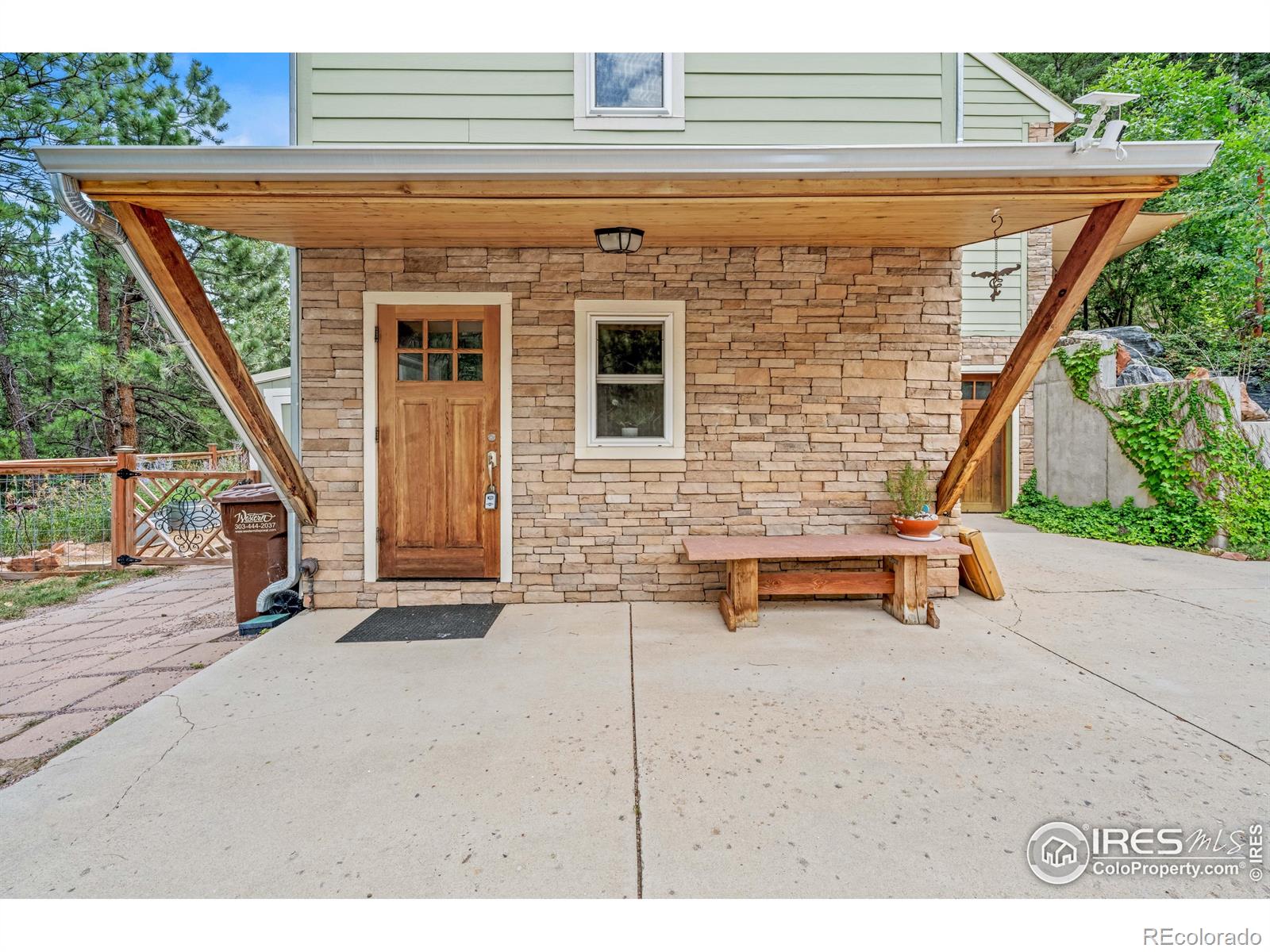 301 Valley Lane