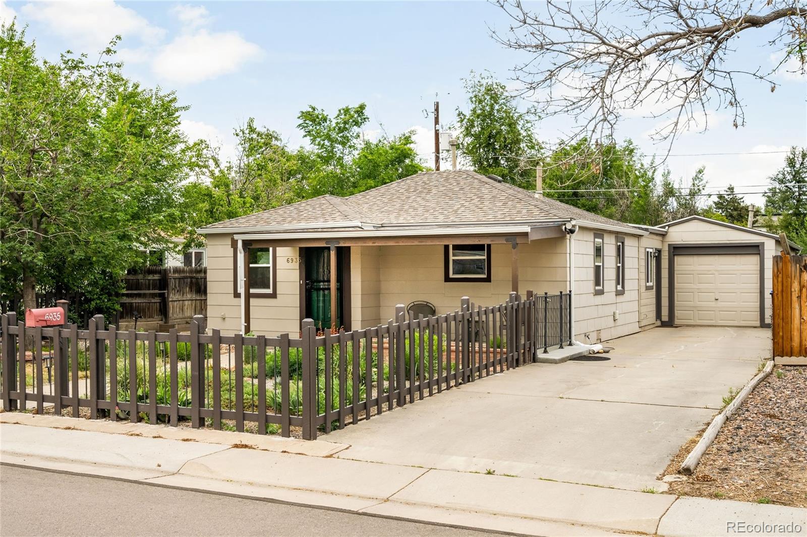 6935 W 55th Place