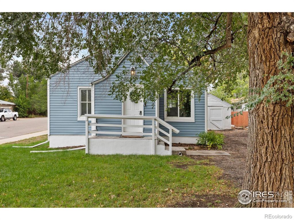 Photo of 1550 N Jefferson Avenue, Loveland, CO 80538 (MLS # IR1045367)