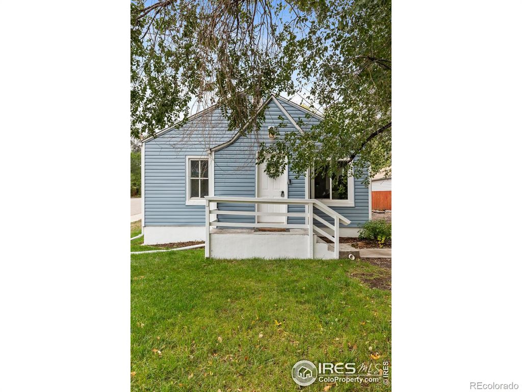 Photo of 1550 N Jefferson Avenue, Loveland, CO 80538 (MLS # IR1045367)