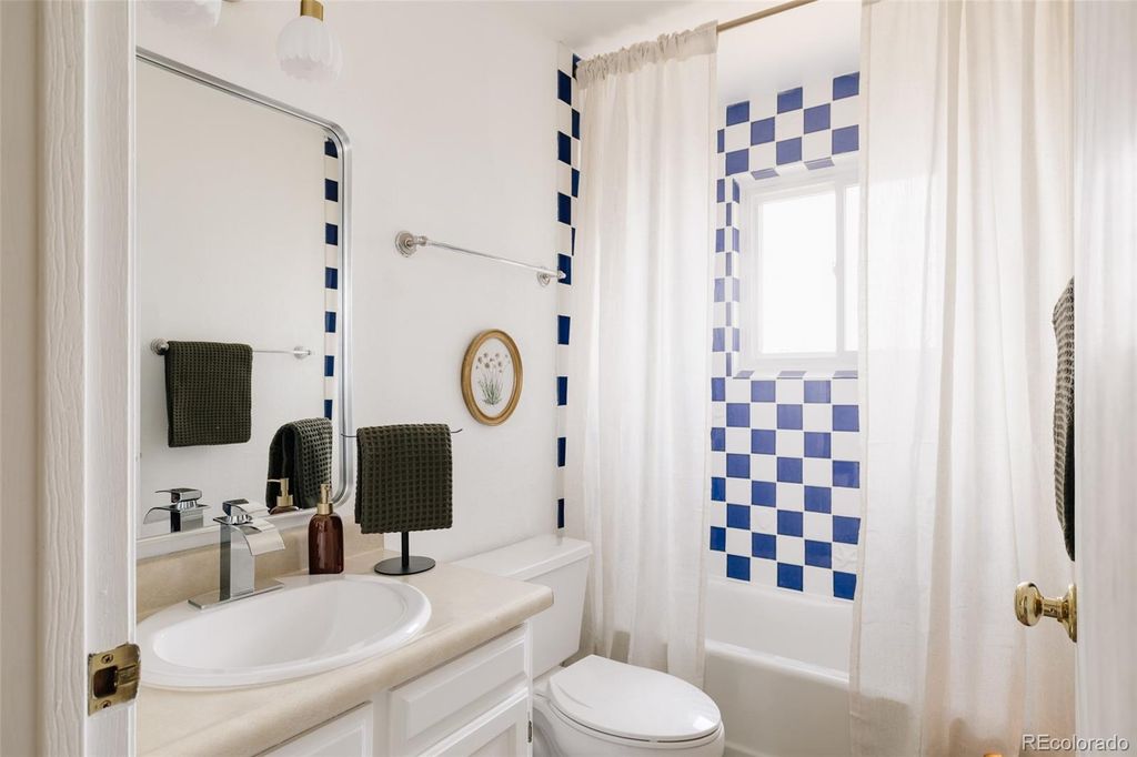 Photo of 17457 E Grand Drive, Aurora, CO 80015 (MLS # 3434924)